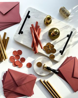 Vše co si vaše kreativní duše žádá ❤️🙌 Barevné obálky v mnoha formátech, voskové pečetě, pečetní raznice, kaligrafické...